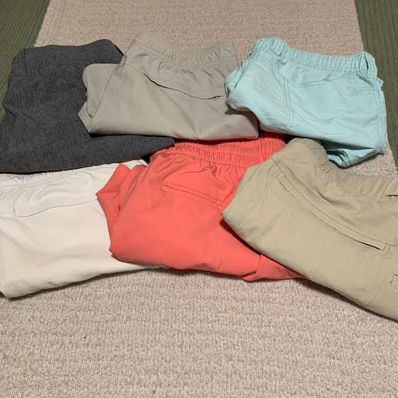 6 pairs of AFTCO women’s shorts - Picture 2 of 8
